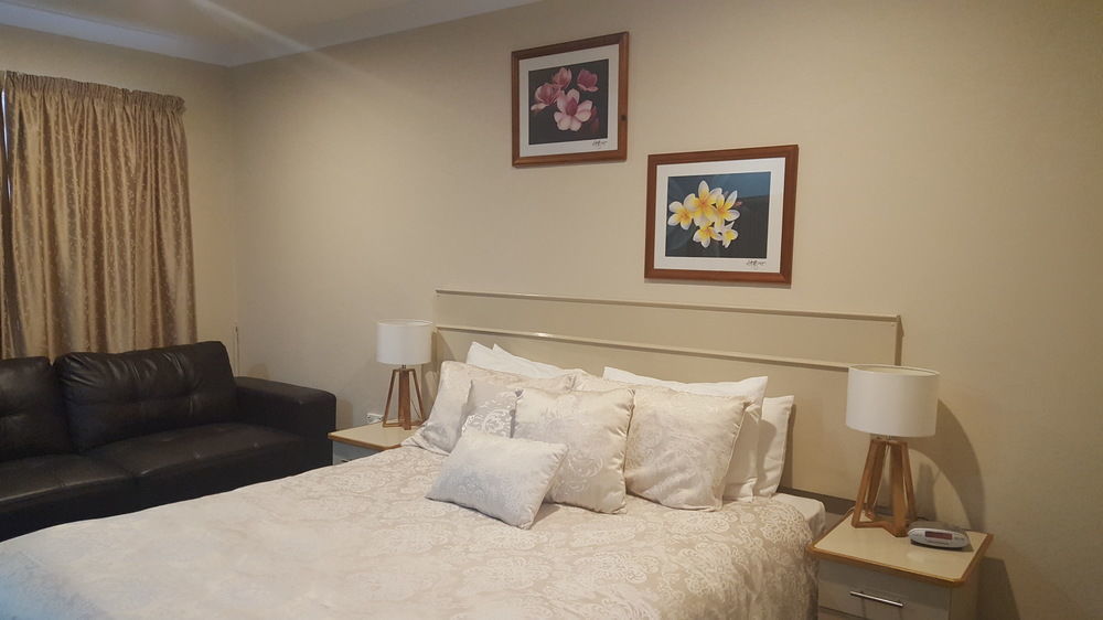 Almond Inn Тамуърт Екстериор снимка