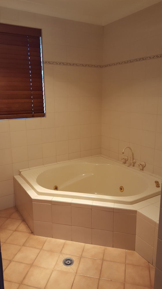 Almond Inn Тамуърт Екстериор снимка