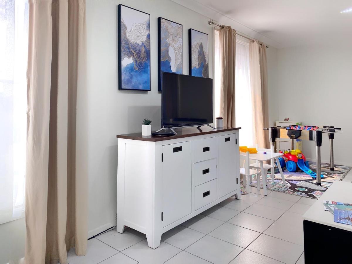 Almond Inn Тамуърт Екстериор снимка