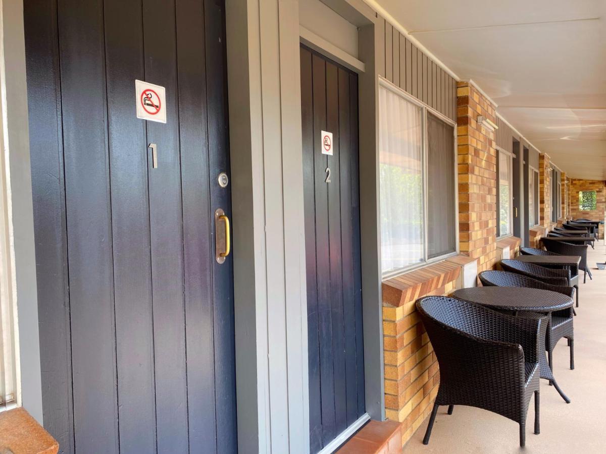 Almond Inn Тамуърт Екстериор снимка